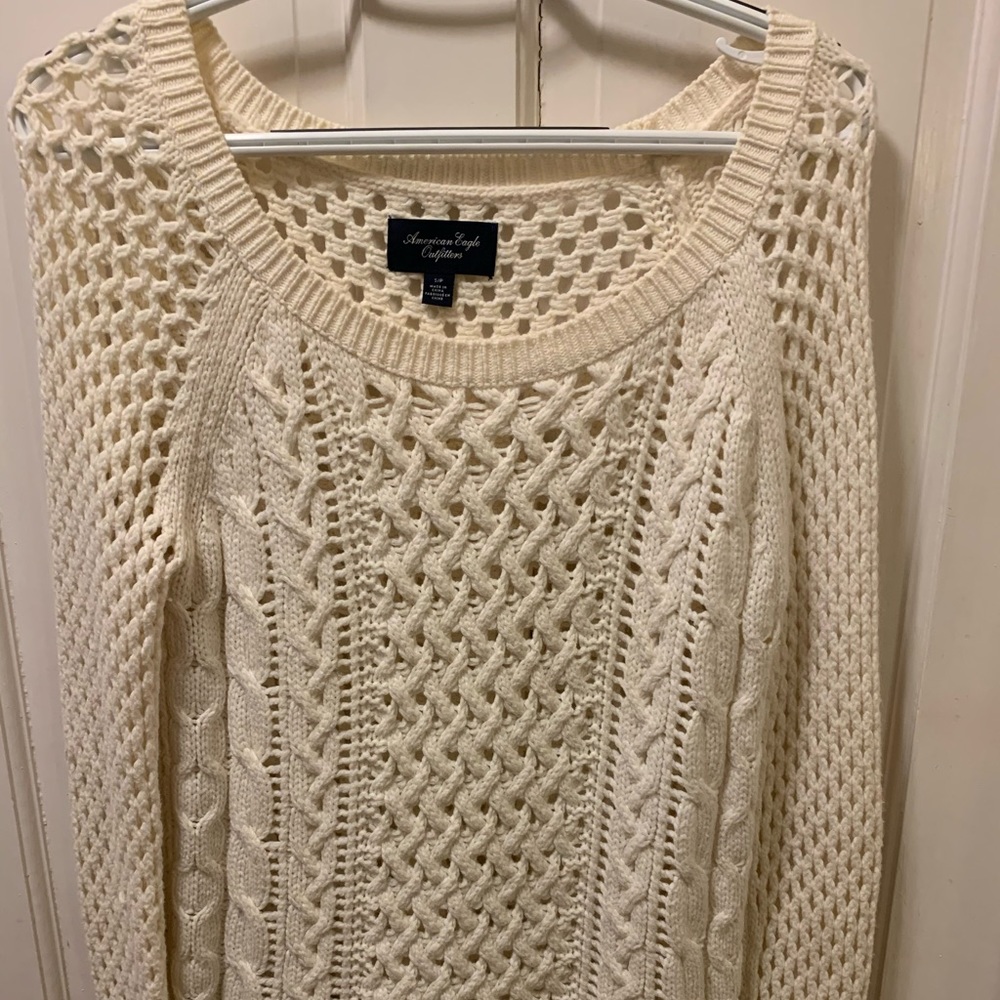 Thin cream colored sweater